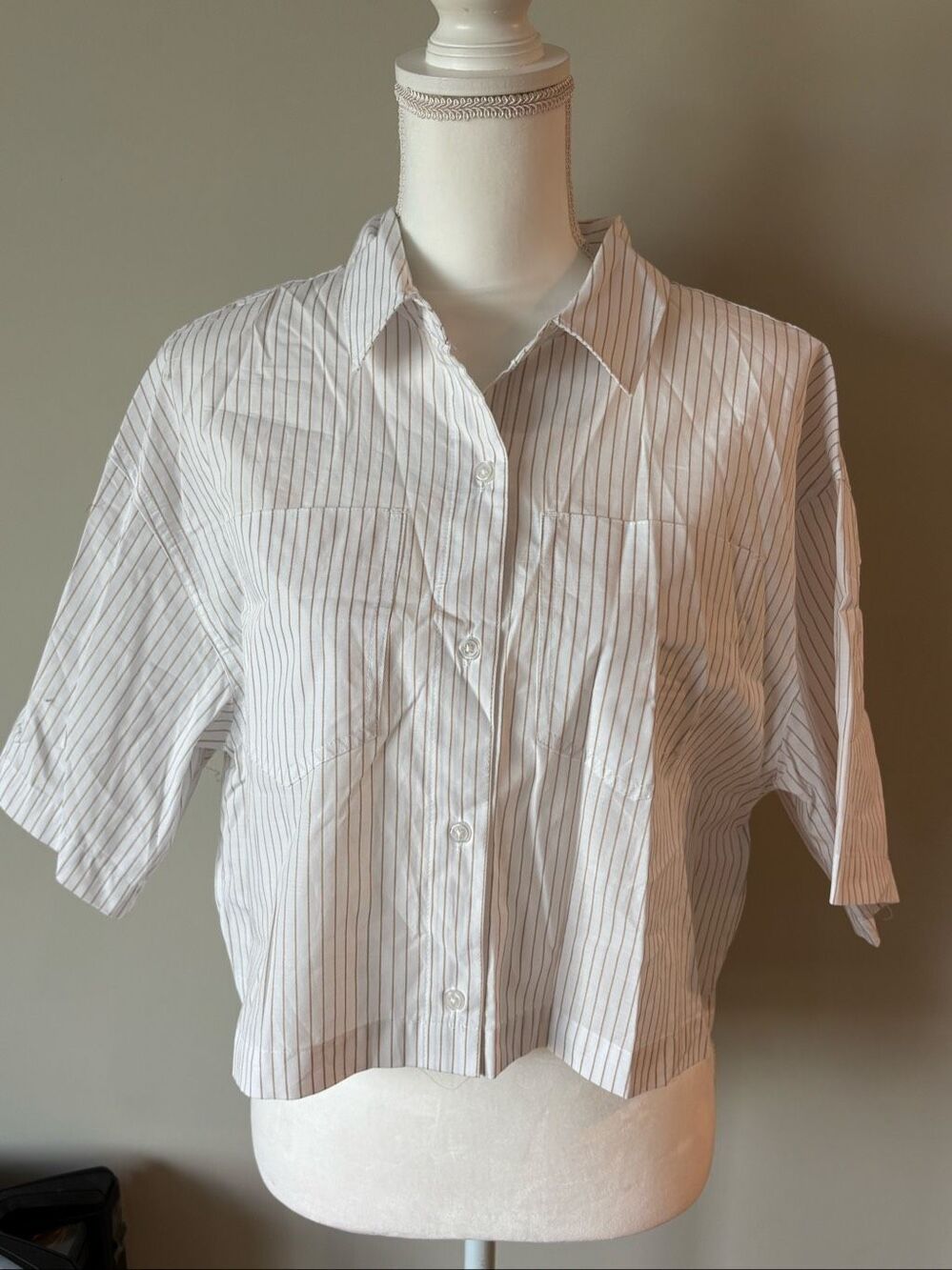NWT Nine West cropped button down size large